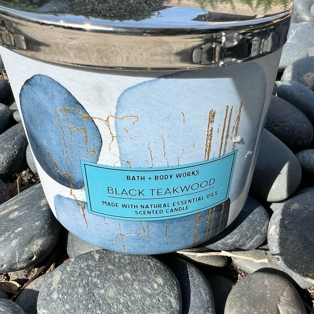 Bath & Body Works Blue and Silver Black Teakwood Candle